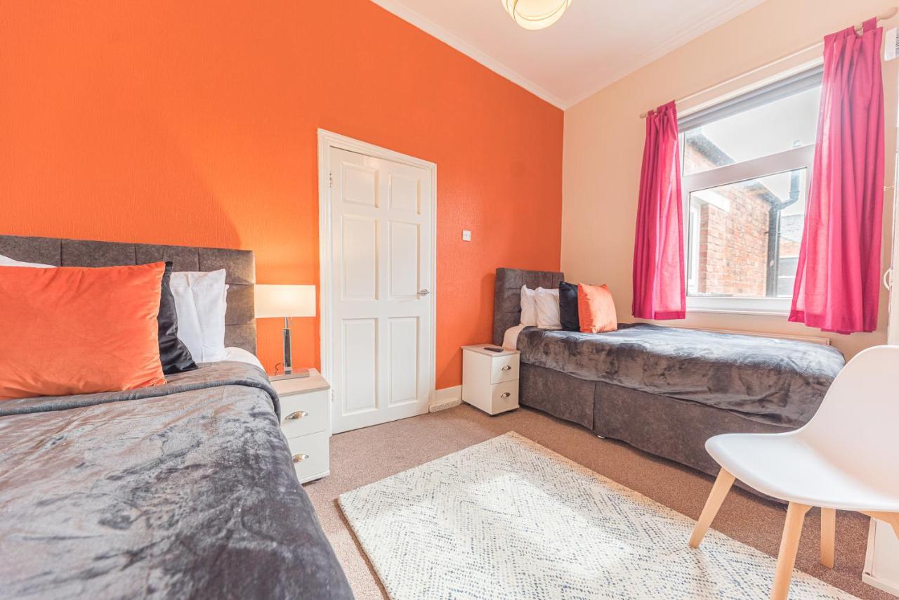 *King Bed* Luxury City Centre House Barrow-in-Furness Exterior photo
